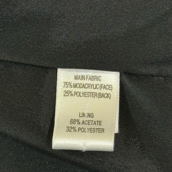 ST JOHN VEST - Picture 7 of 8